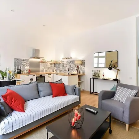 Apartment Grand 2 Pieces Entre Vieux Et Quais ! *